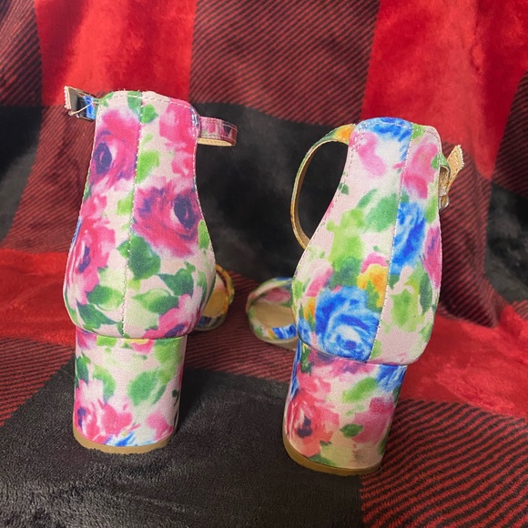 Flowers heels - Picture 3 of 6